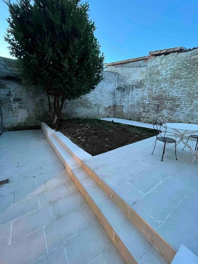 Le Jardin Niortais - Hyper Centre- Proche Gare - Paisible - Grand Jardin Prive, Wifi Hd -Netflix Lejlighed Eksteriør billede