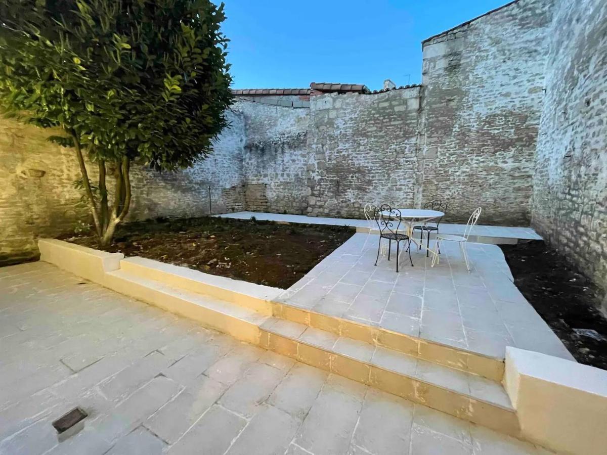 Le Jardin Niortais - Hyper Centre- Proche Gare - Paisible - Grand Jardin Prive, Wifi Hd -Netflix Lejlighed Eksteriør billede